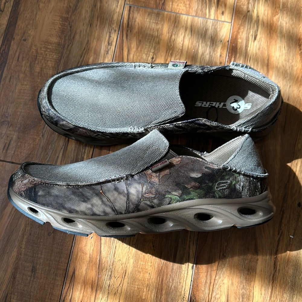 Sketchers sneakers men size 13